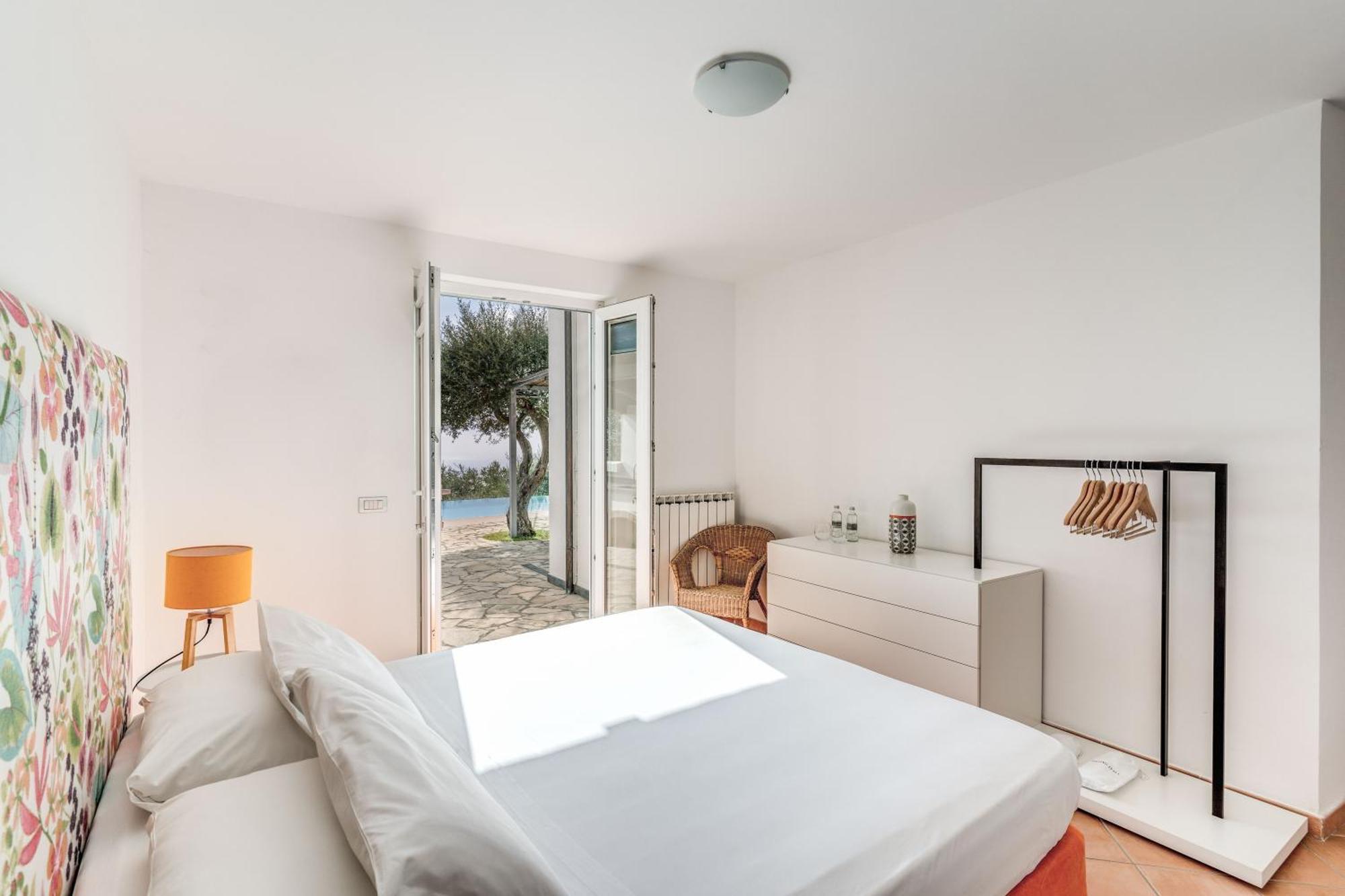 Villa Chez Pie Panoramic Views Pool And Guest Services SantʼAgata sui Due Golfi Exteriör bild