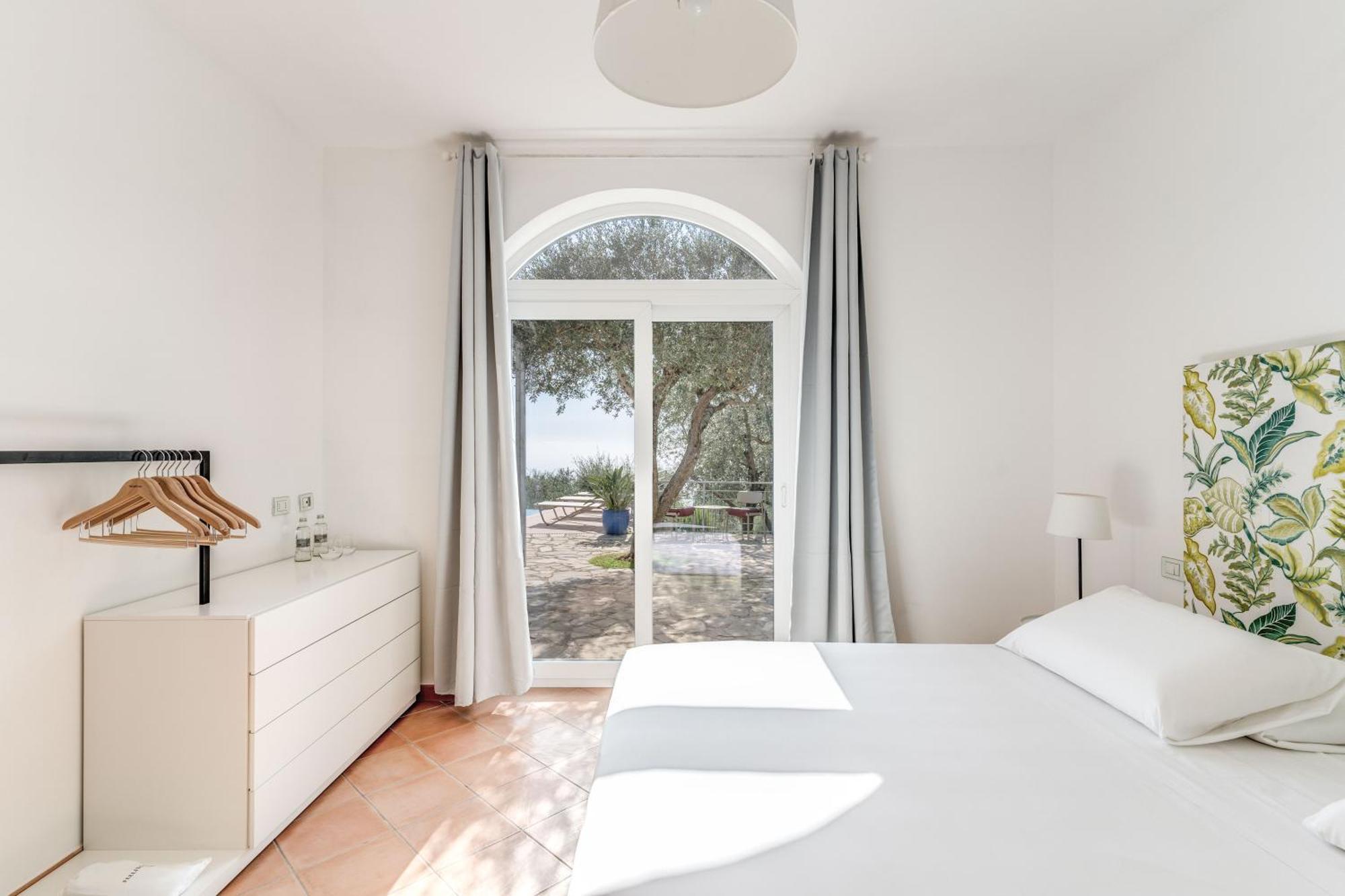 Villa Chez Pie Panoramic Views Pool And Guest Services SantʼAgata sui Due Golfi Exteriör bild