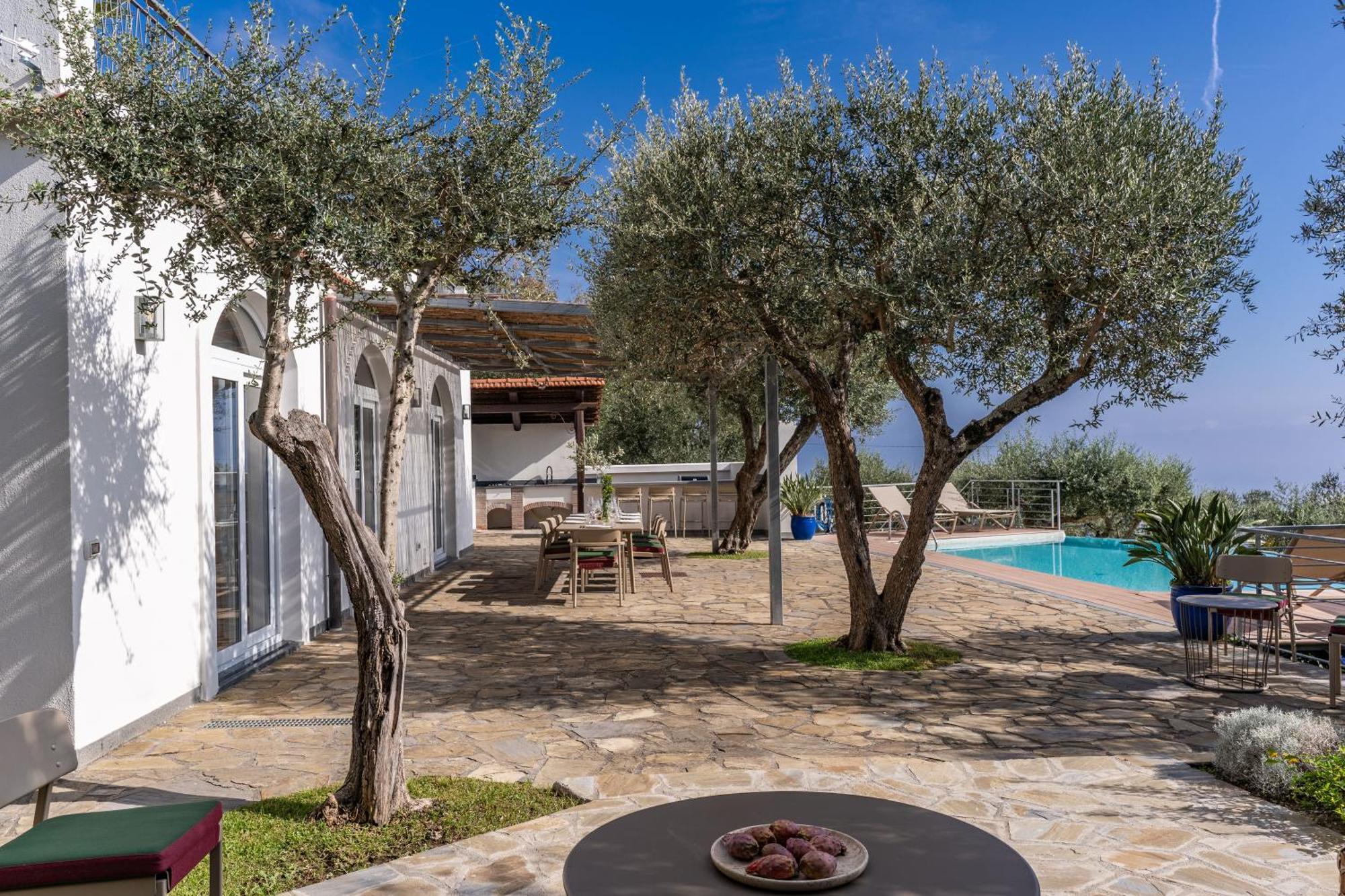 Villa Chez Pie Panoramic Views Pool And Guest Services SantʼAgata sui Due Golfi Exteriör bild
